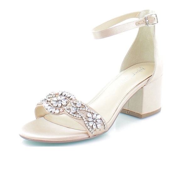 Betsey Johnson Mel Champagn Sandals Low Heels Shoes size 9 - Picture 1 of 14